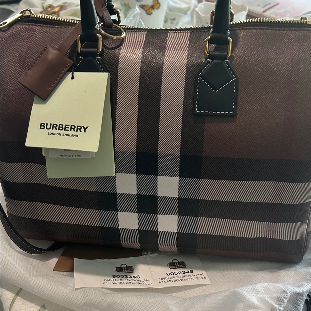Burberry
Check Bowling Medium  Leather Top-Handle Bag - Picture 3 of 11